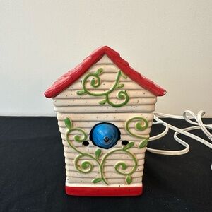 Scentsy Birdhouse wax warmer